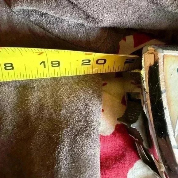 Liz Claiborne size large suede jacket‎ NWOT. Fully lined. Patch pockets, zipper. - Picture 11 of 11